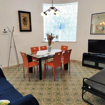 Modern With Sea View In 公寓 *